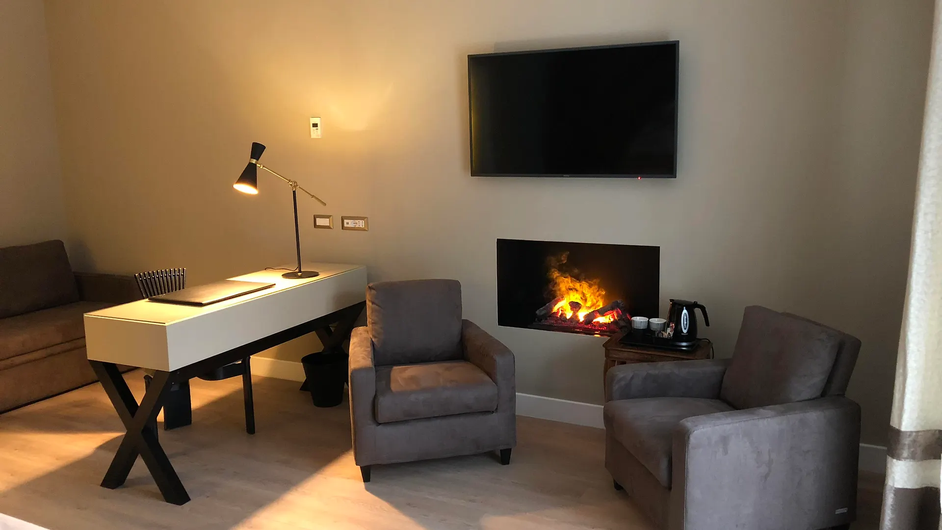 Caruso Place Boutique & Wellness Suites Naples 4*,